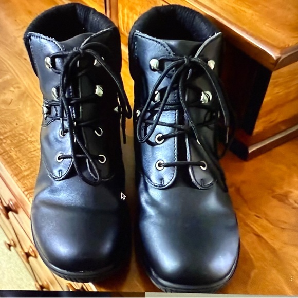 Wanderlust women’s Boston  black faux leather lace up ankle boots 12N - Picture 2 of 5